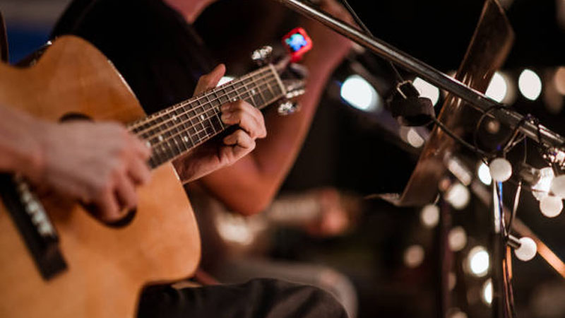 ACOUSTIC Sunday Mornings